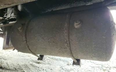 Sterling L9500 Air Tank