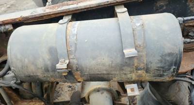 Sterling L9500 Air Tank