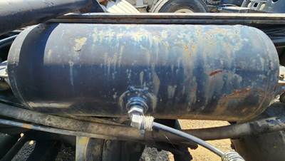Sterling L9500 Air Tank