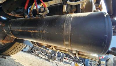 Sterling L9500 Air Tank