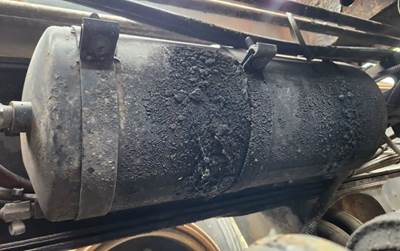 Sterling L9500 Air Tank