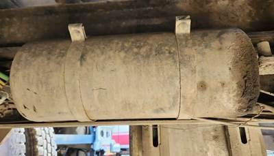 Sterling L9500 Air Tank