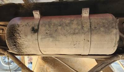 Sterling L9500 Air Tank