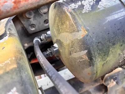 Sterling L9500 Air Tank