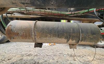 Sterling L9500 Air Tank