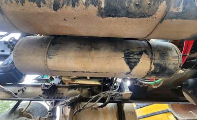 Sterling L9500 Air Tank