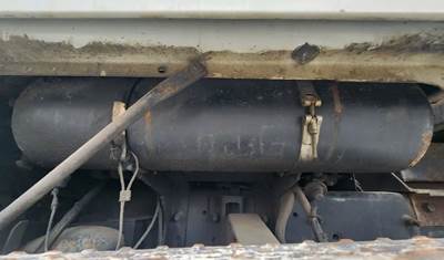Sterling L9500 Air Tank