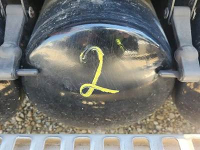 Volvo VNR64T Air Tank