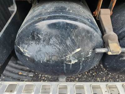 Volvo VNR64T Air Tank