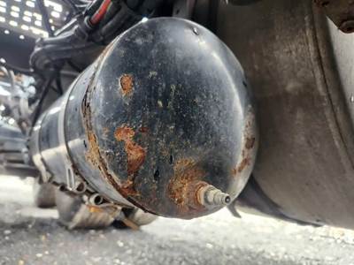Volvo VNR64T Air Tank