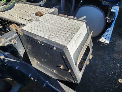 Thermo King TRIPAC EVOLUTION (DIESEL) Auxiliary Power Unit (APU) for a 2011 Freightliner Cascadia 125