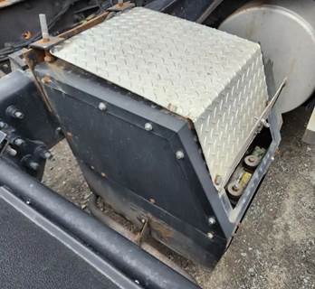 Thermo King TRIPAC EVOLUTION (DIESEL) Auxiliary Power Unit (APU) for a 2011 Freightliner Cascadia 125