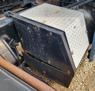Thermo King TRIPAC EVOLUTION (DIESEL) Auxiliary Power Unit (APU) for a 2007 Peterbilt 387