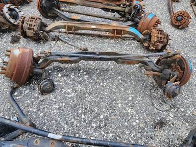 Dana-Spicer Front Axle Assembly for a 2009 Peterbilt 335