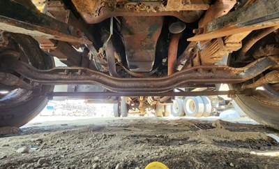 Ford F-700 Front Axle Assembly for a 1997 Ford F700