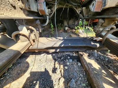 Ford LT9513 Front Axle Assembly for a 1997 Ford LT9513 LOUISVILLE 113