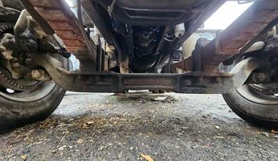 Ford LTL9000 Front Axle Assembly