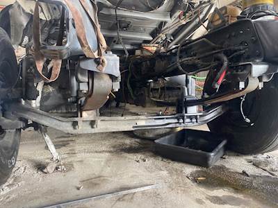 Freightliner Cascadia 125 Front Axle Assembly