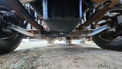 Freightliner Cascadia 125 Front Axle Assembly