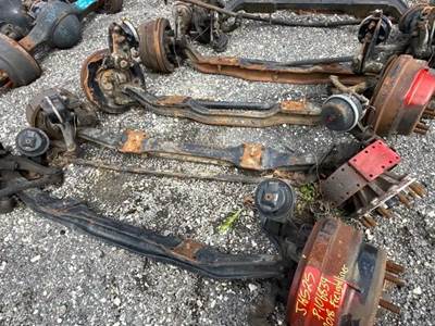 Freightliner Cascadia 125 Front Axle Assembly