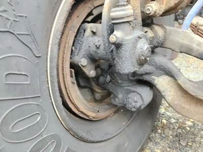 Freightliner FLD120SD Front Axle Assembly