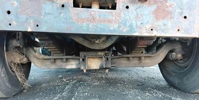 Freightliner FLD120SD Front Axle Assembly