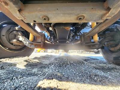 GMC T7500 Front Axle Assembly