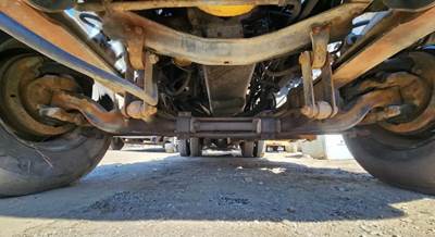 GMC TopKick C7000 Front Axle Assembly for a 1990 GMC C7000 Topkick