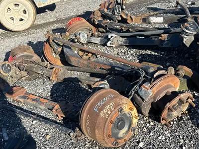 International 1652 Front Axle Assembly