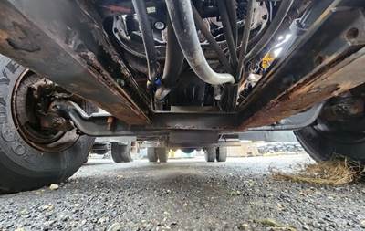 International 2574 Front Axle Assembly