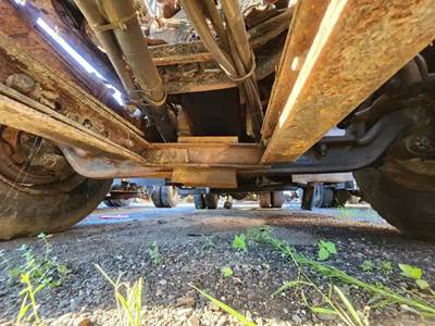 International 2574 Front Axle Assembly