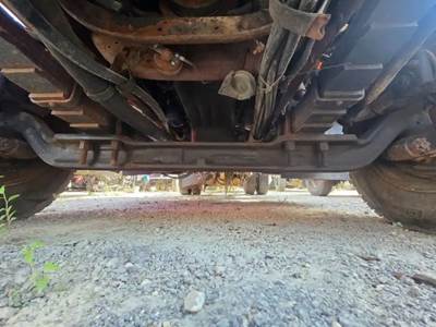 International 2574 Front Axle Assembly