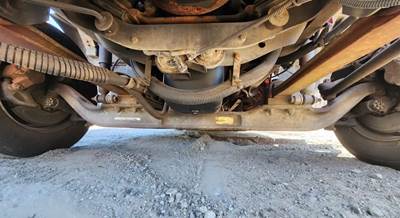 International 4400 LP Front Axle Assembly