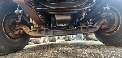 International 7400 Front Axle Assembly