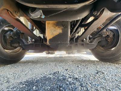 International 8600 Front Axle Assembly