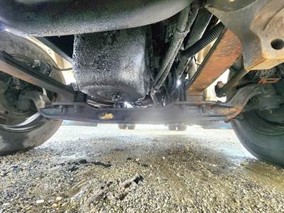 International 8600 Front Axle Assembly