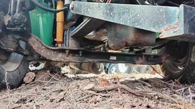 International 9200i Front Axle Assembly