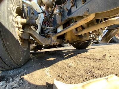 International 9400i Front Axle Assembly