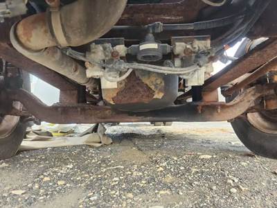 International 9400i Front Axle Assembly