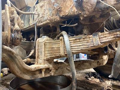 International CO-1750B Front Axle Assembly