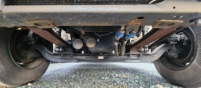 International DuraStar 4300 Front Axle Assembly