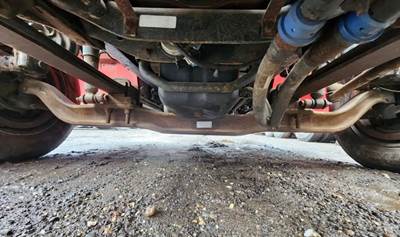 International DuraStar 4300 Front Axle Assembly