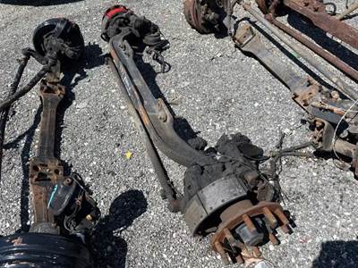International DuraStar 4300 Front Axle Assembly