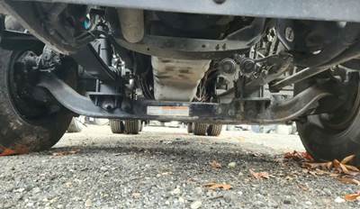 International LT625 Front Axle Assembly