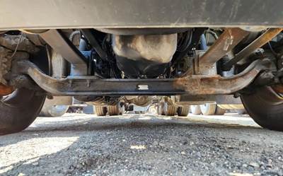 International RH613 Front Axle Assembly