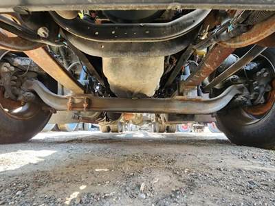 International RH613 Front Axle Assembly