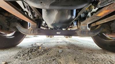 International RH613 Front Axle Assembly