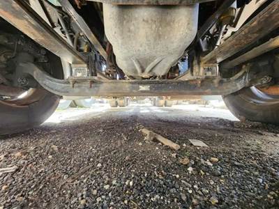 International RH613 Front Axle Assembly