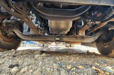 International RH613 Front Axle Assembly
