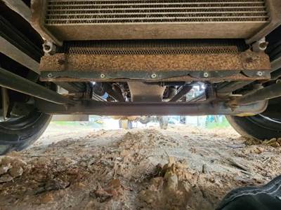 Isuzu NRR Front Axle Assembly